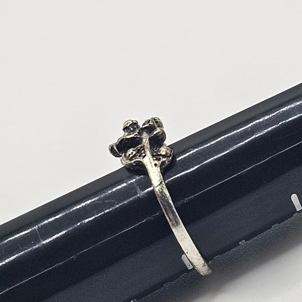 Vintage Silver-Toned Flower Ring (Size 5)